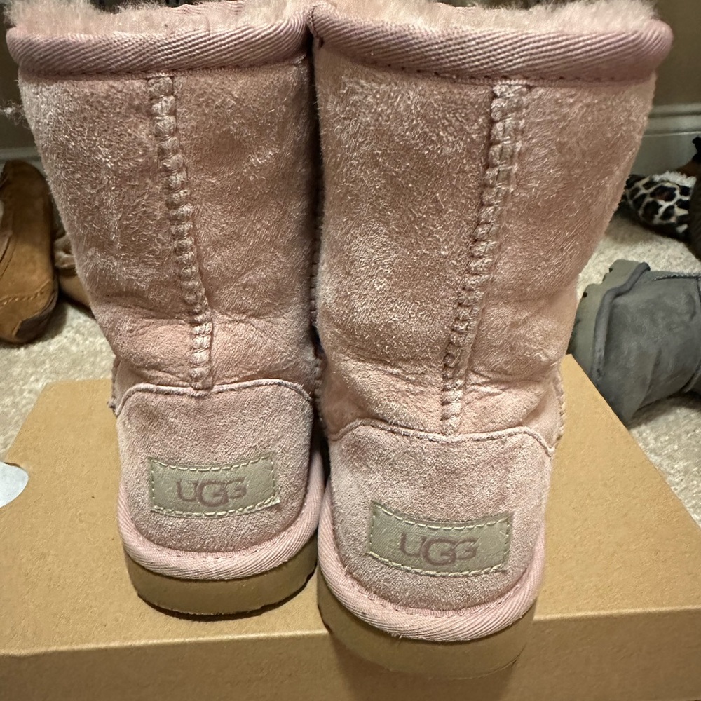 UGG size 1 little girls pink classic II boots